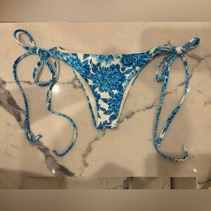 Frankie's Bikinis Floral "Marley" Bottoms in Blue Dahlia XS